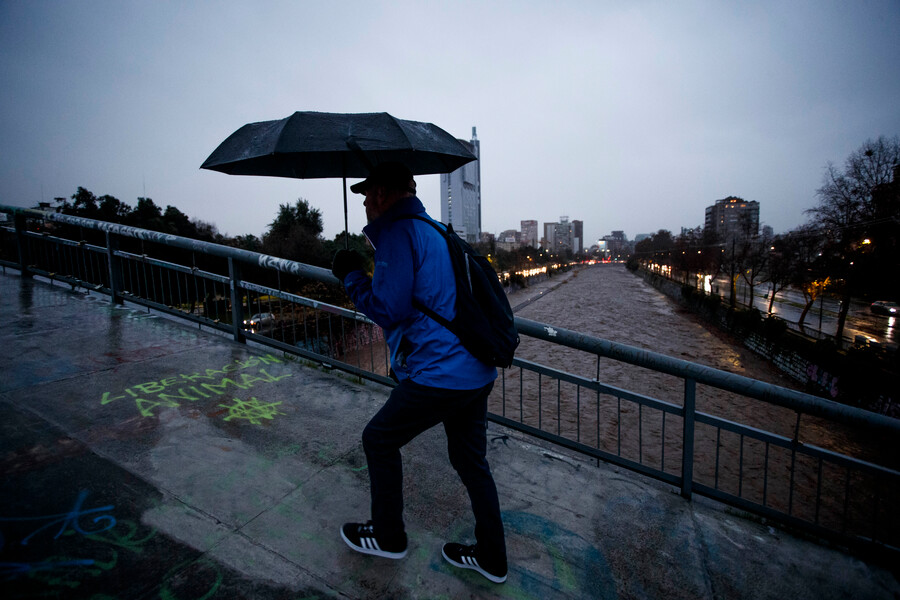 1 mill de clientes sin luz y 2 mil caídas de árboles en RM marcan nueva jornada de precipitaciones