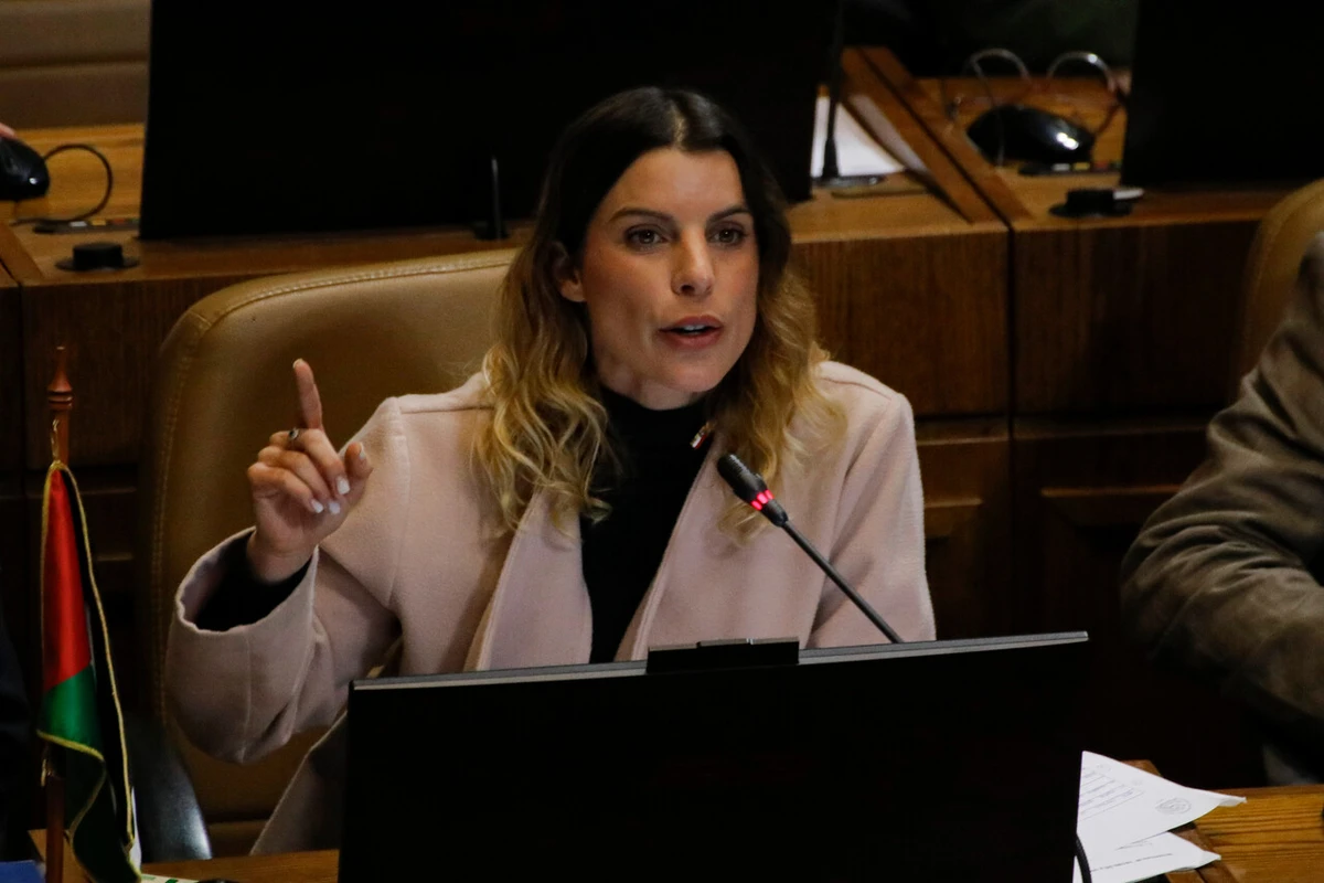 Maite Orsini presenta nueva licencia médica ad portas de cumplir 2 meses de ausencia en el Congreso