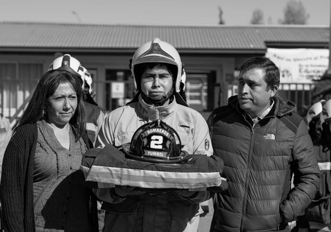 Joven, risueño y nuevo mártir de Bomberos: Quién era Duban Olate, uno de los brigadistas CMPC fallecidos