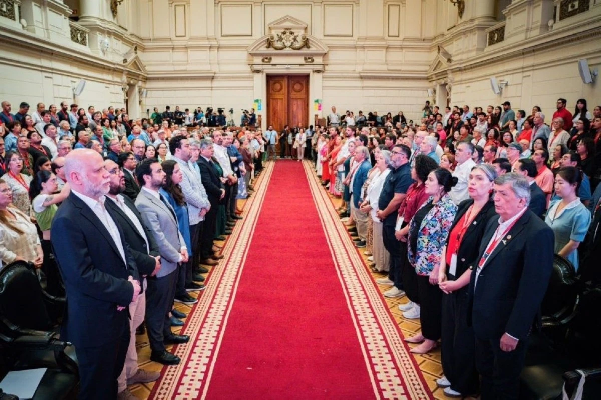 Comité Central del PC: Alcalde de Recoleta, poeta Zurita y músico Coulón entre más altas mayorías