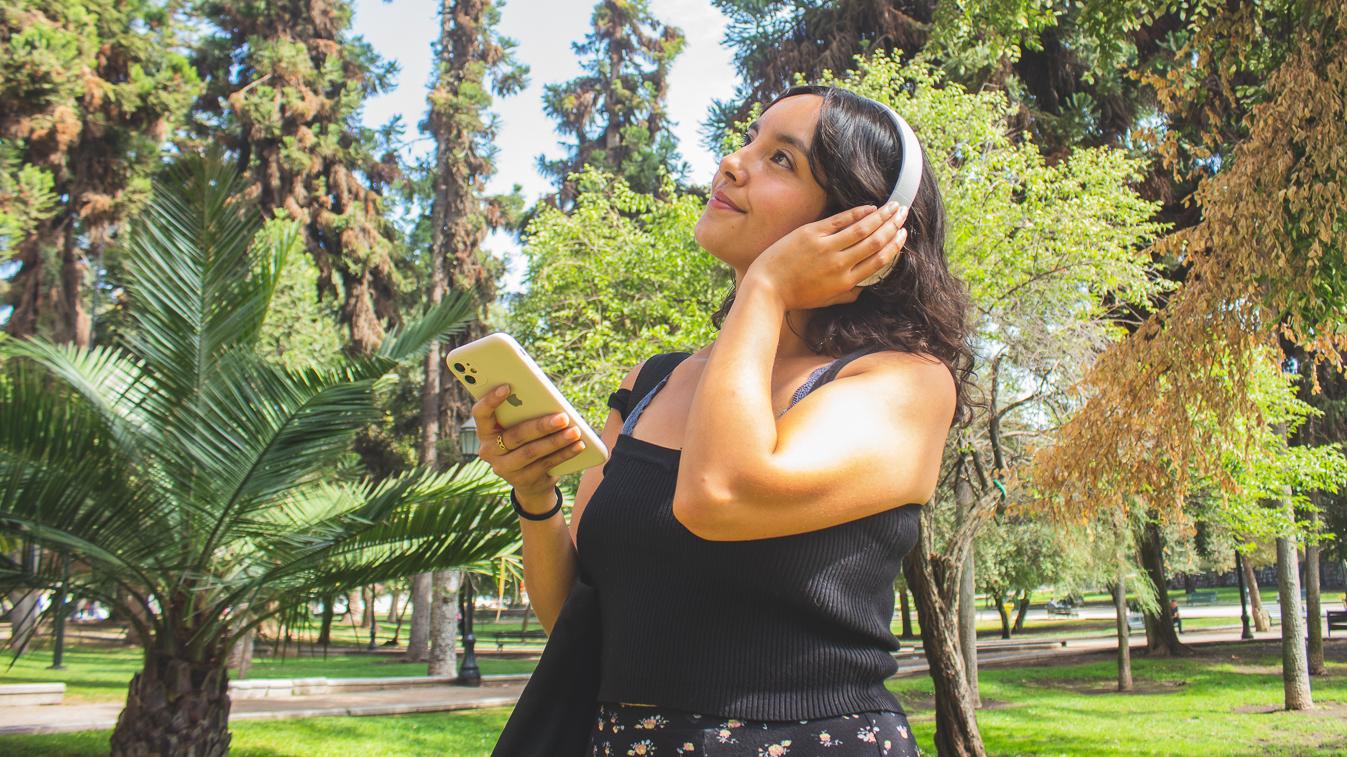 Tour sonoro por el Parque Forestal permitirá escuchar la música que producen los árboles