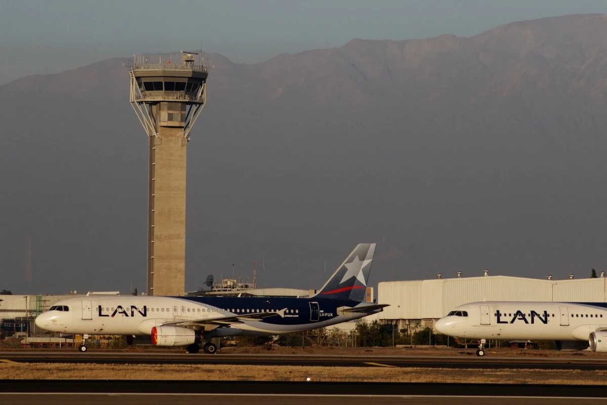 Controladores advierten por vuelos militares en Chile tras accidente en EE.UU.: “Suelen operar bajo propio criterio”