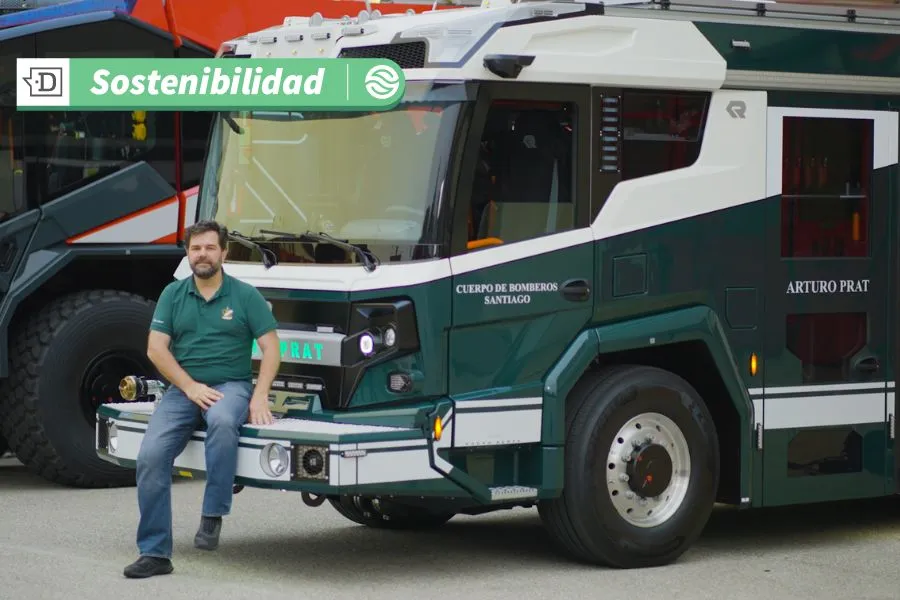 Ya es un hecho: El Cuerpo de Bomberos de Santiago presenta el primer carro bomba eléctrico de Latinoamérica