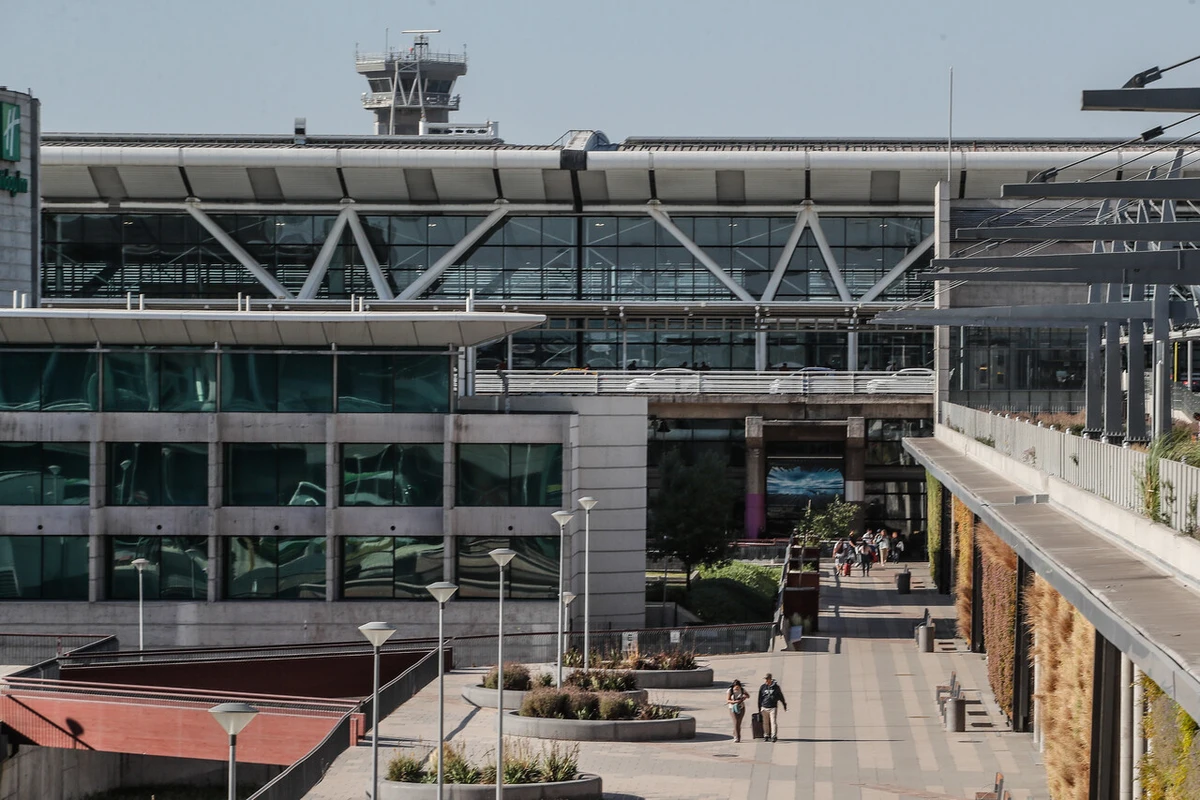 Nuevo escáner permitió reforzar seguridad en Aeropuerto de Santiago: Gran hallazgo de 100 kilos de metanfetaminas