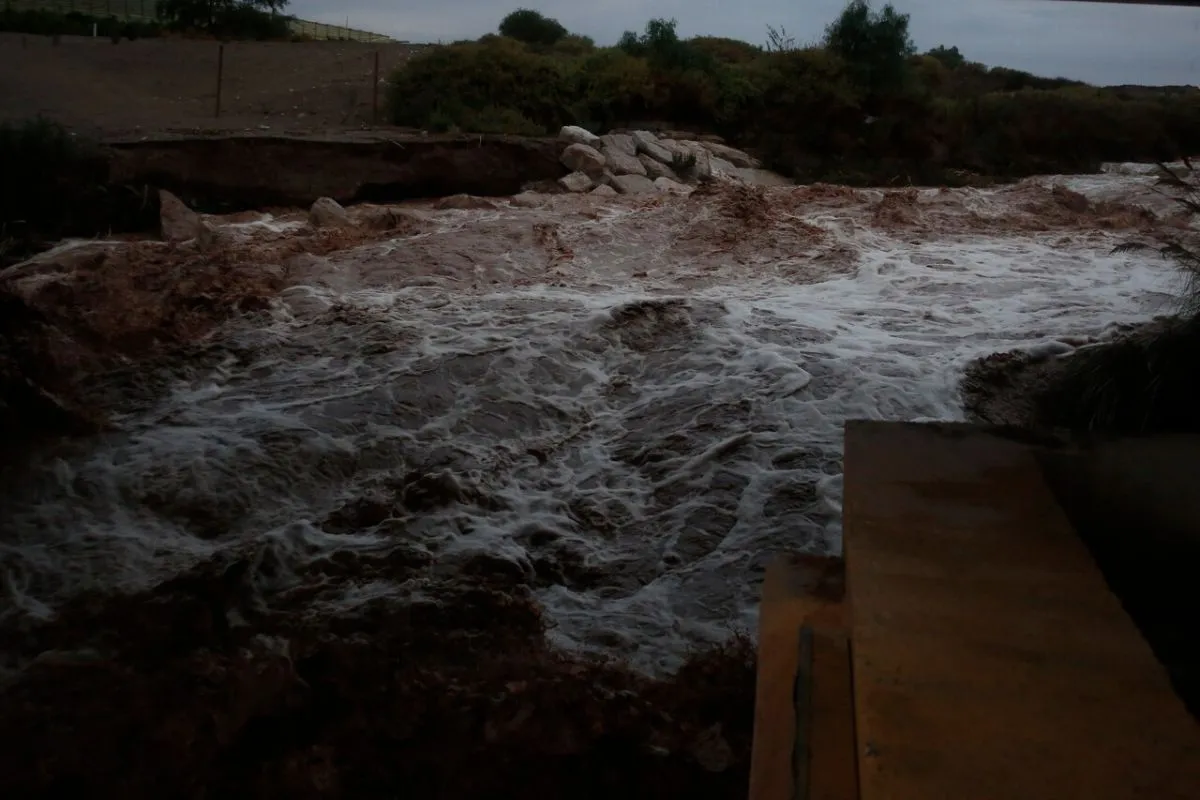 Desborde del río Loa en Calama: Más de 60 familias evacuadas y autoridades habilitan albergue de emergencia