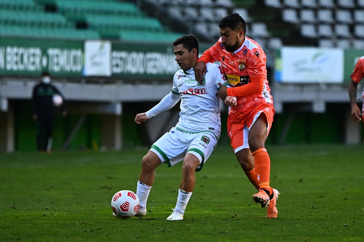 Estuvo en la Sub-20, jugó en la U y Colo Colo y ahora está cesante: Nico Maturana lidera equipo del Sifup