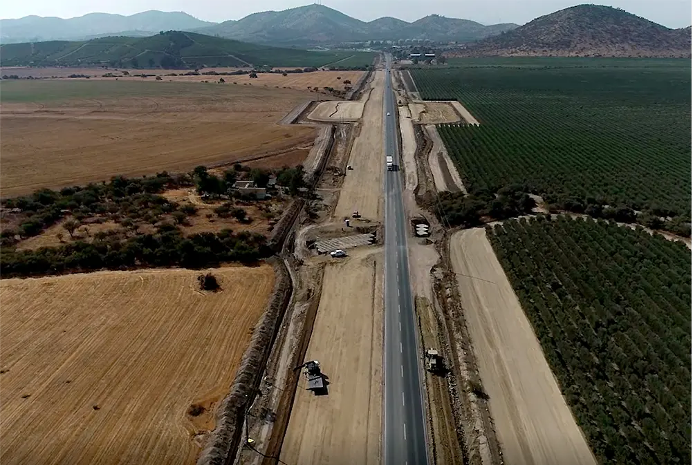 Golpe a agricultores de zona central: Suspenden ampliación de Camino de la Fruta por tronaduras excesivas