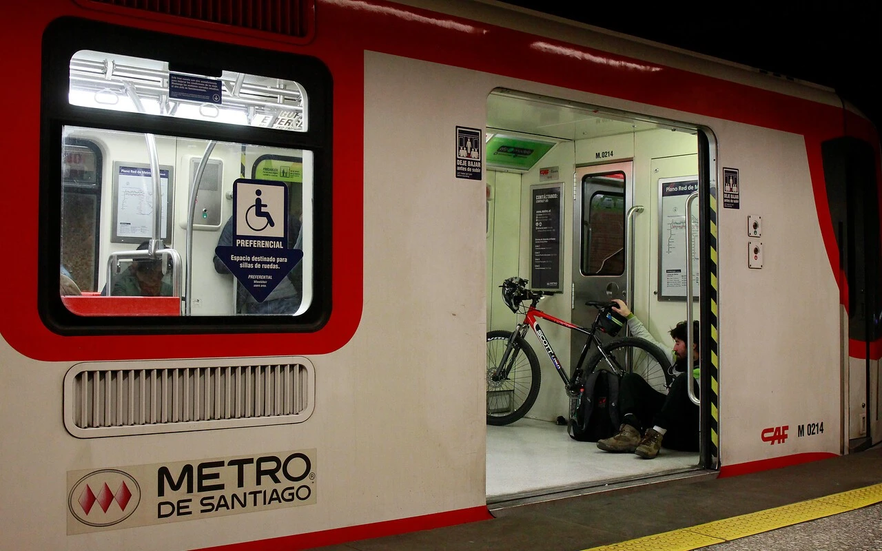 Ad portas del súper lunes: Metro incorpora tiempos reducidos de espera y despliegue policial en plan 2.0