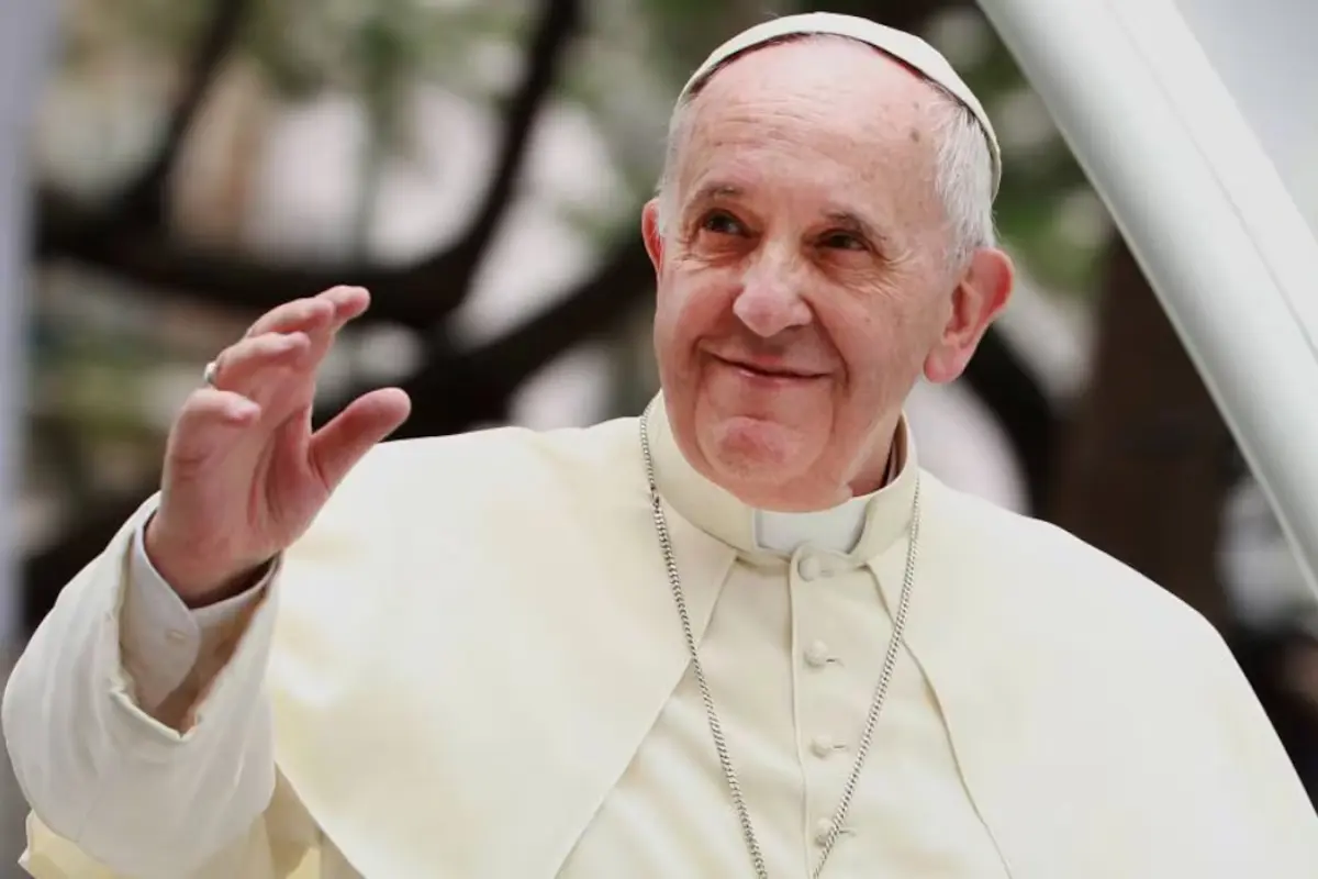 Tras 15 días hospitalizado: Nueva crisis afecta al papa Francisco empeorando su cuadro respiratorio