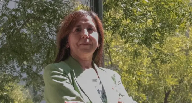 Quién es la primera mujer que asume el rostro del Servel justo en el debut de inscripción automática con voto obligatorio