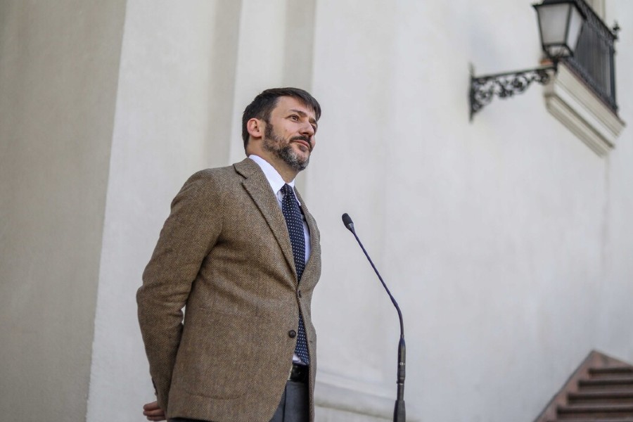 Complejo momento de Pardow: Entre una inminente interpelación y la pérdida de confianza en el Congreso