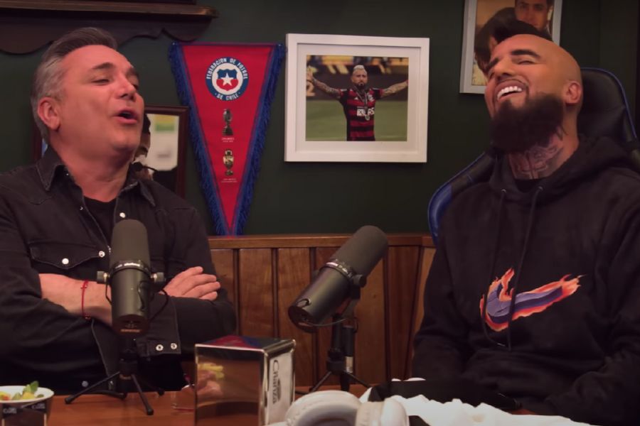 VIDEO| Kramer sorprende imitando a Vidal y canta con Lucho Jara versión de "Mañana" dedicada a Gareca