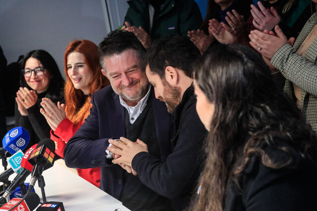 Timonel del PC ante candidatura de Orrego a la Gobernación: "Yo sigo los conductos regulares"