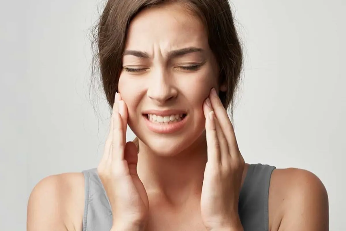 Cómo te afecta el bruxismo: Las consecuencias en la dentadura y las opciones de tratamientos