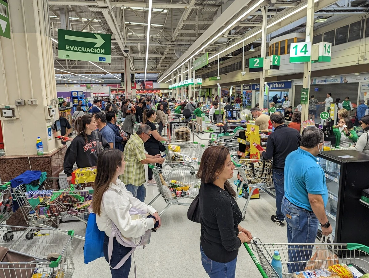 Día del Trabajador: Revisa a qué hora cierran los supermercados y malls este miércoles