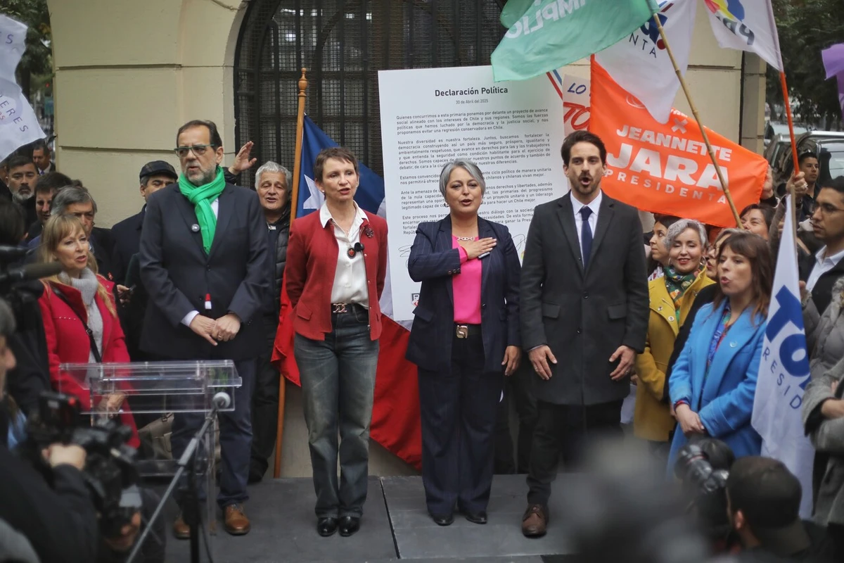 Oficialismo busca continuar en La Moneda con unidad del progresismo y tras inscripción de primarias