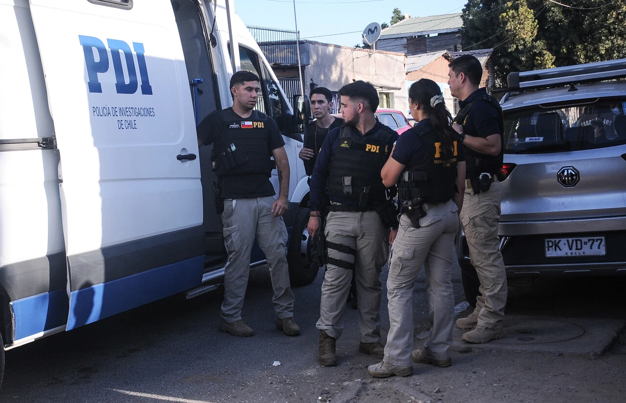 Cae red de explotación sexual infantil en histórico operativo: PDI detuvo a más de 100 sujetos y rescató a 20 menores de edad