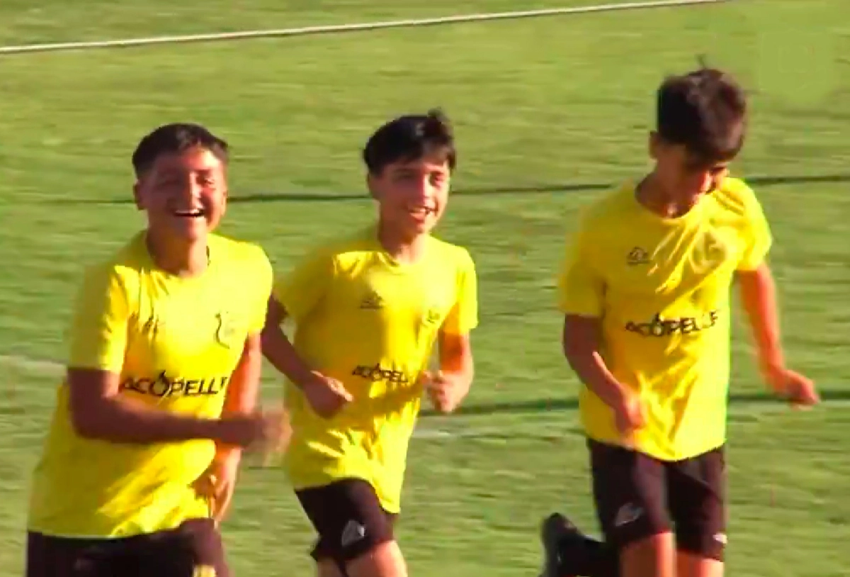 VIDEO| Hijo de Chupete Suazo le marca a Colo Colo: Lo celebra haciendo gesto de ídolo de la U con las manos