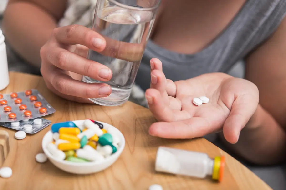 Omeprazol vs Esomeprazol: El peligro oculto tras fármacos que muchos toman sin control médico