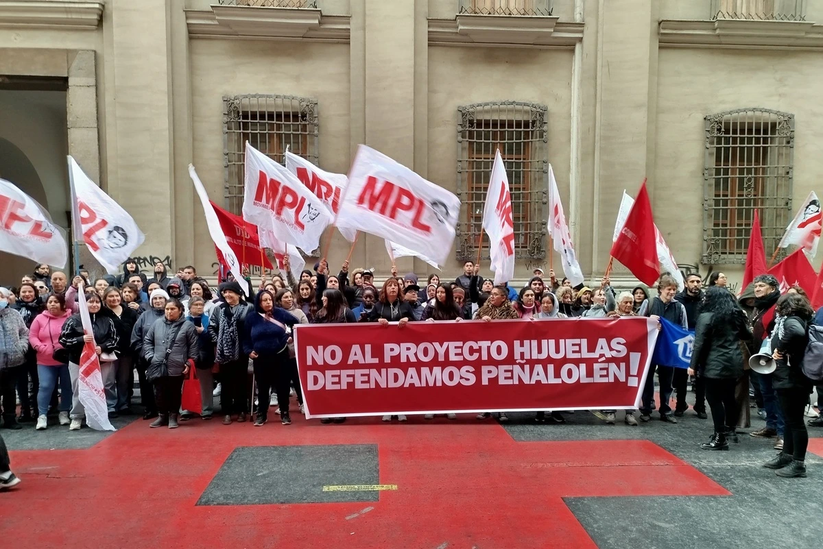 Por colapso vial: Peñalolinos critican acuerdo con inmobiliaria para construir proyecto de 24 torres sin permiso ambiental