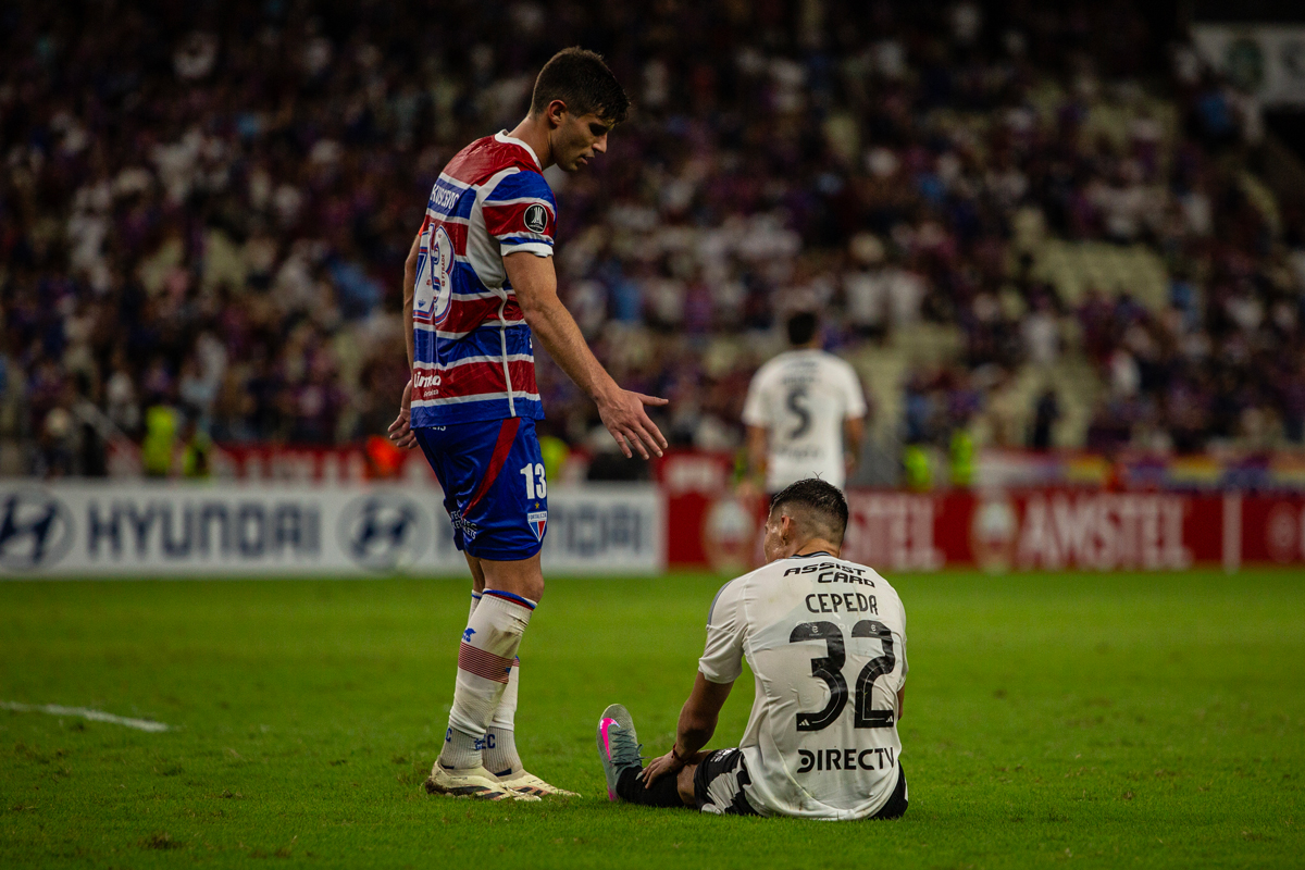 Colo Colo casi eliminado de Copa Libertadores: Es goleado en Brasil y vive quiebre con su hinchada