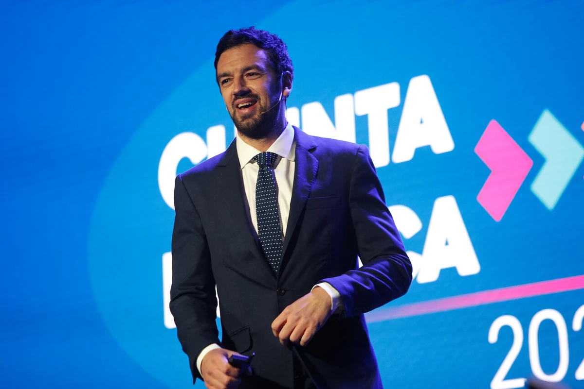 Encuesta CEP: Tomás Vodanovic es el político mejor evaluado seguido de Matthei y Bachelet mientras aprobación a Boric cae a 22%