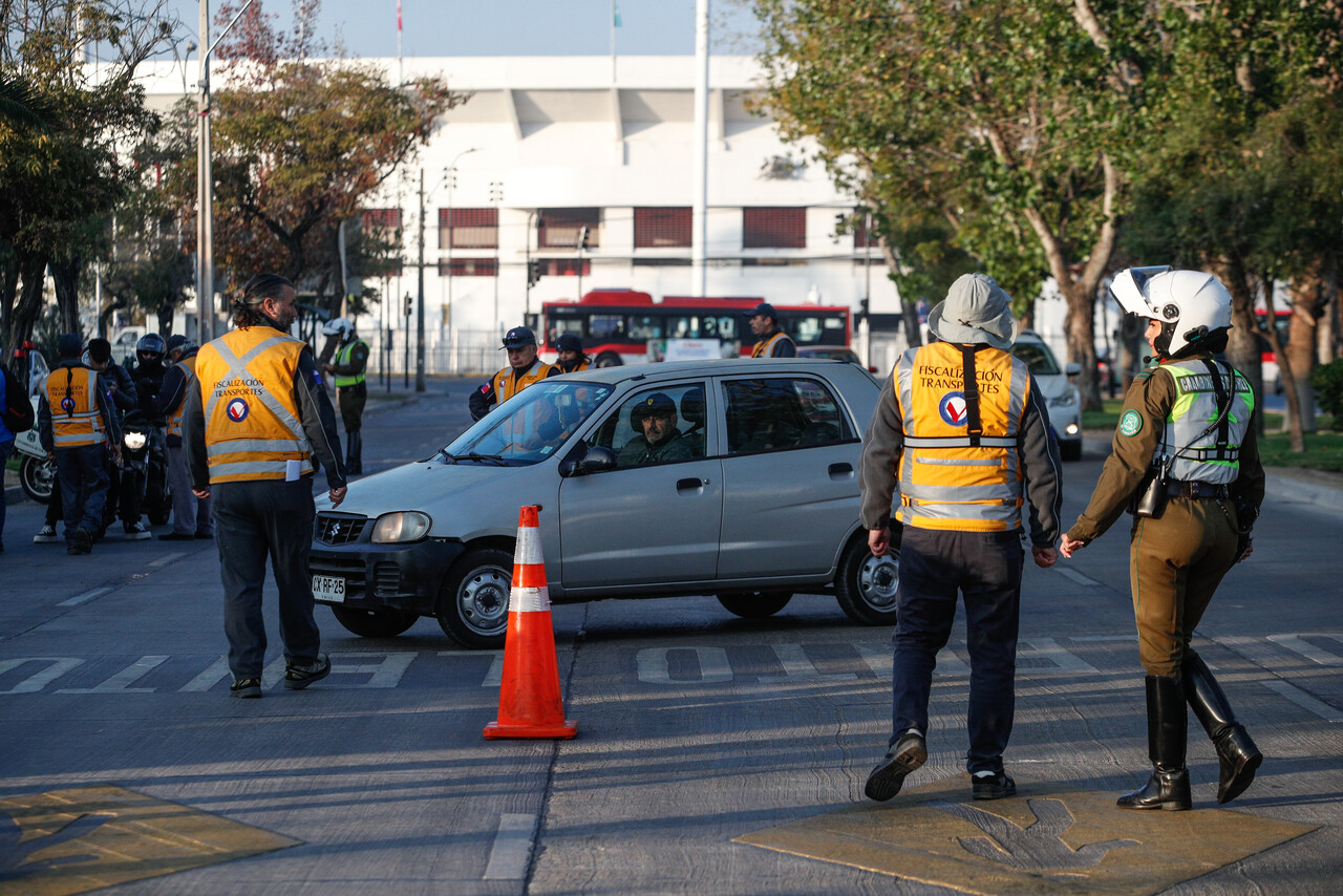 Restricción vehicular en Santiago: Los dígitos que no pueden circular este jueves 8 de mayo