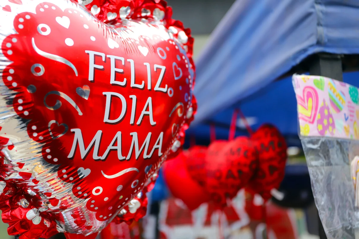 Día de la Mamá en Chile: Madres se califican como “todoterreno” y la ropa es lo que más reciben
