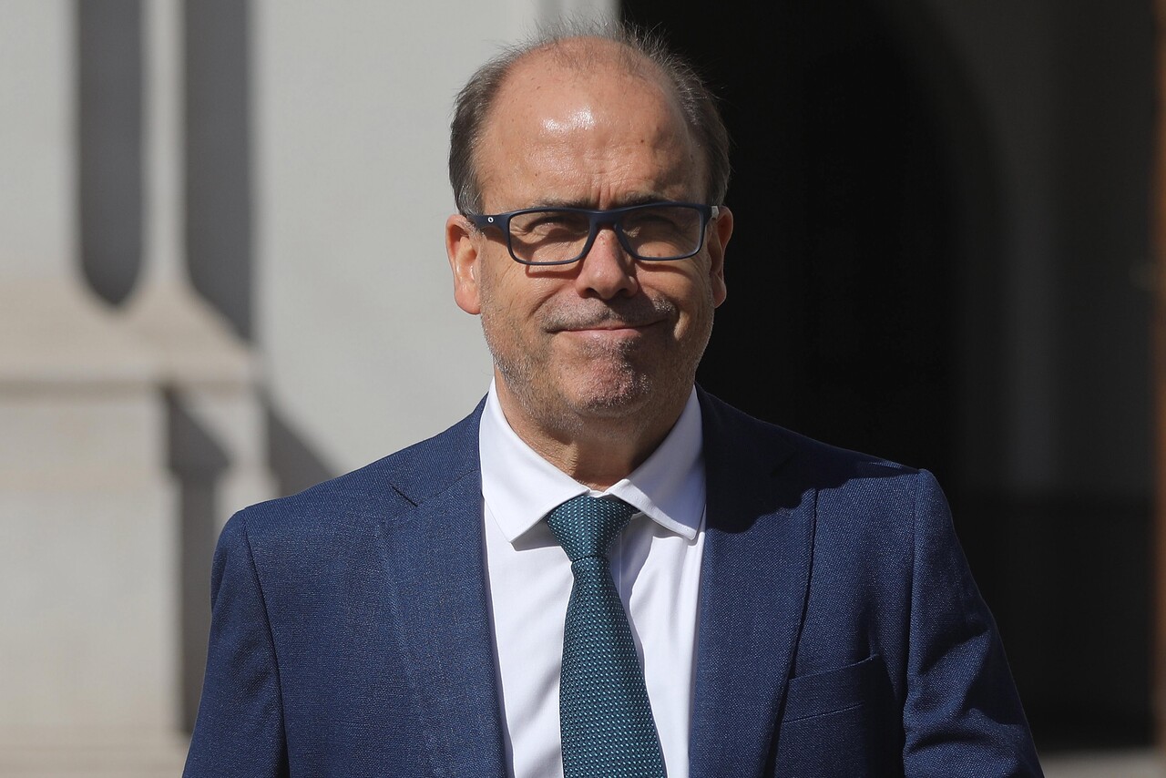 Alberto Undurraga se baja de la carrera a La Moneda: Presidente DC lanza críticas a su partido