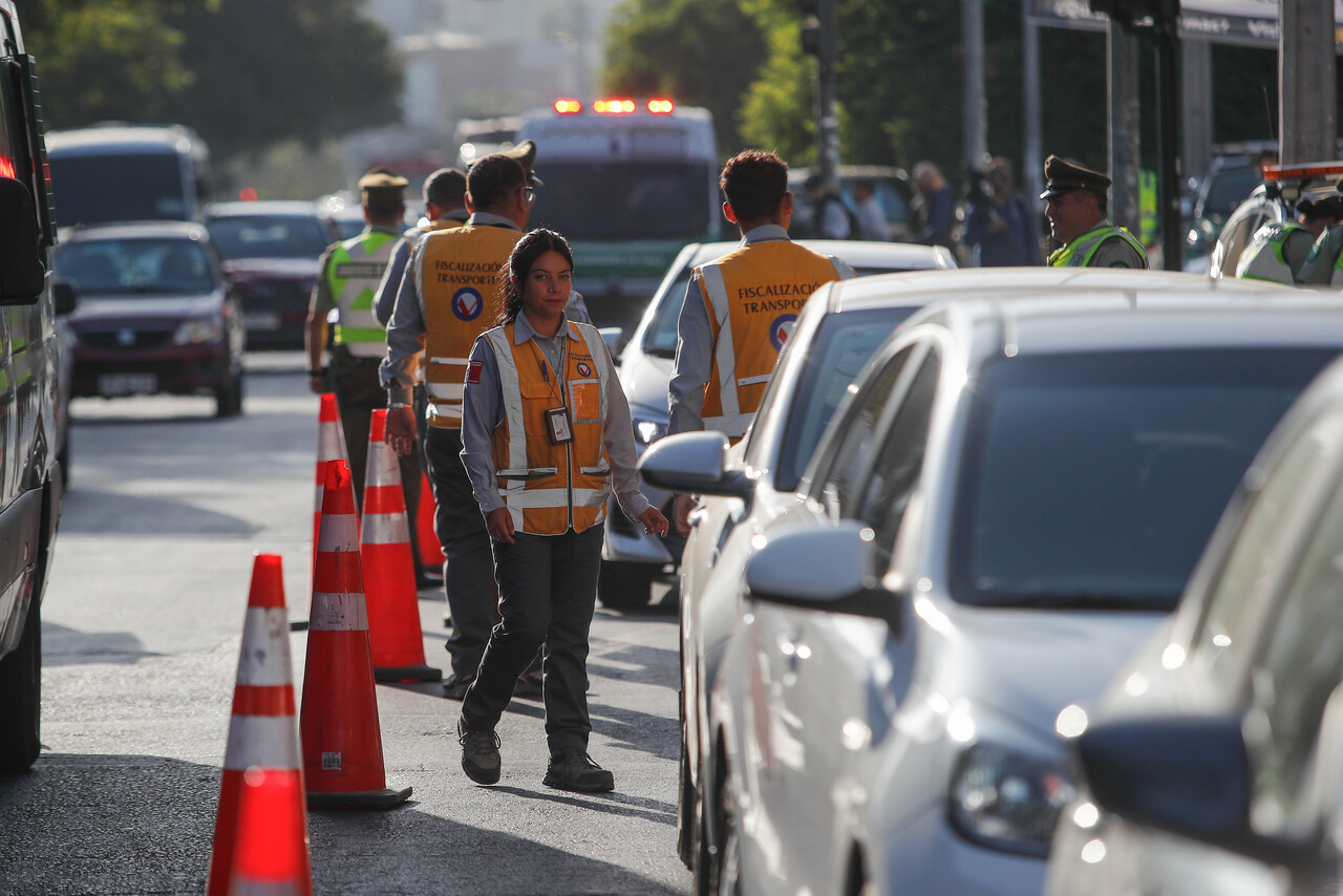 Restricción vehicular en Santiago lunes 12 de mayo: Los dígitos que tienen prohibido circular