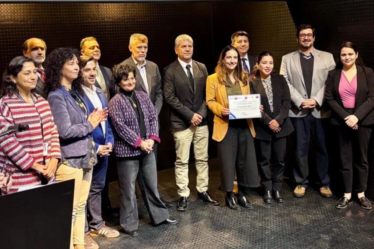 El ODS 6 se centra en garantizar la disponibilidad y la gestión sostenible del agua y el saneamiento.
