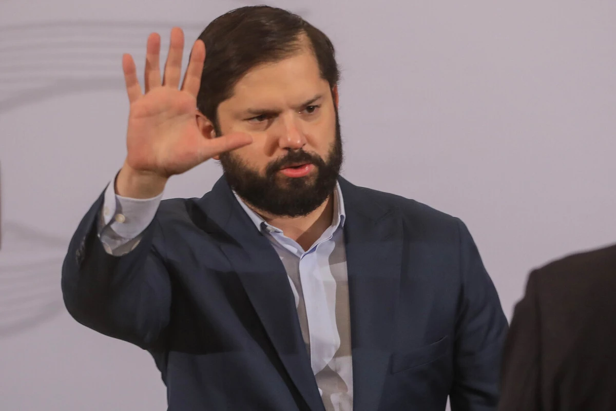 Presidente Boric planta bandera neutral en Tokio: Busca diversificar economía sin alinearse con EEUU ni China
