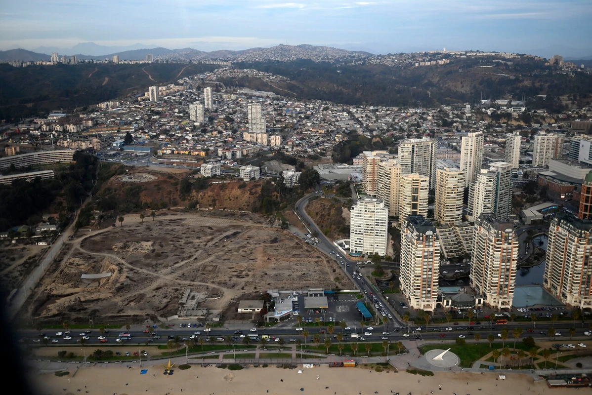 Parque o edificios: El cotizado terreno en Viña del Mar que enfrenta a vecinos con Copec