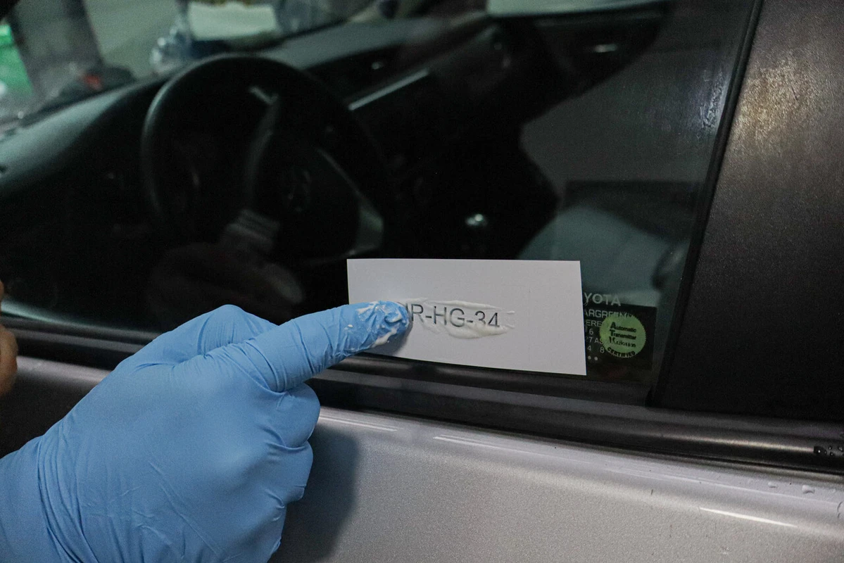Grabado de patentes finaliza su plazo: Cómo debe anotarse, en qué vidrios y dónde hacer el trámite