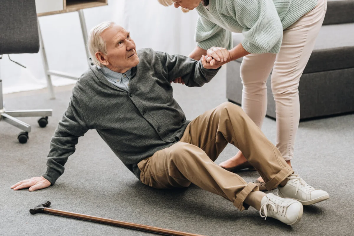 Sarcopenia: La enfermedad que provoca caídas en adultos mayores y los 5 claves para prevenirla
