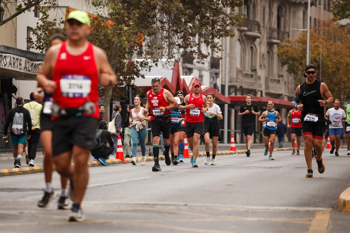 Maratón de Santiago es este domingo: Conoce los cortes de tránsito programados para 5 comunas
