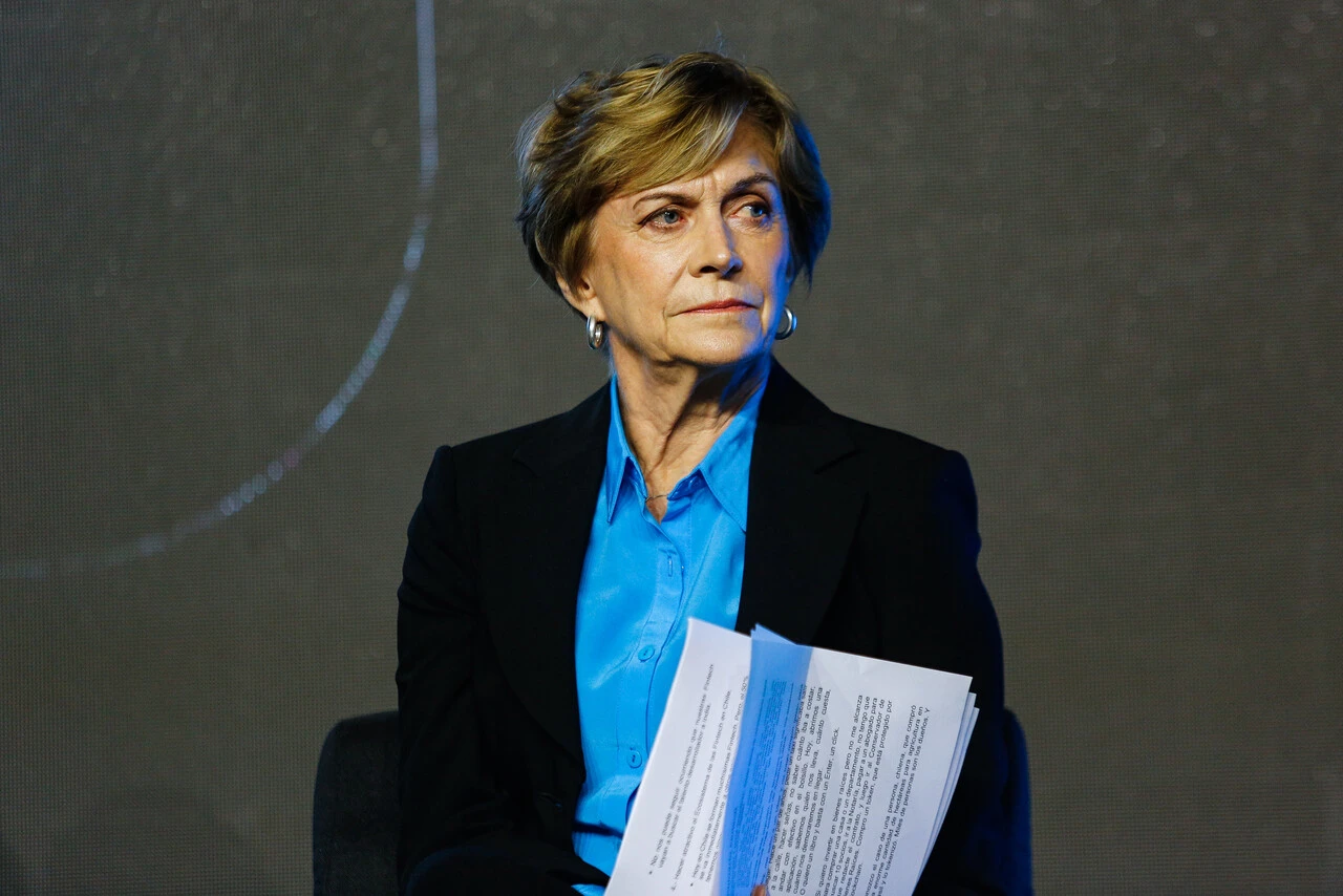 Menos funcionarios públicos, baja de impuestos corporativos y más inversión: El programa económico de Evelyn Matthei
