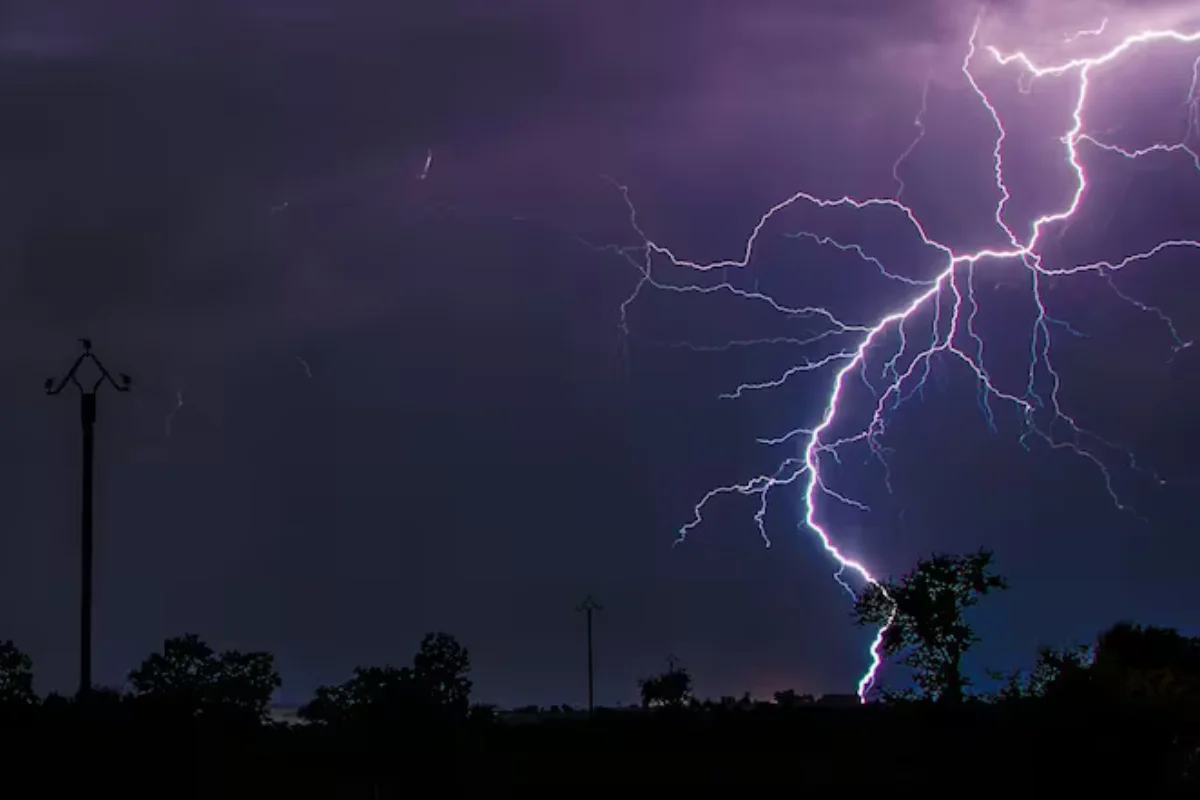 Posibles tormentas eléctricas para 8 regiones del país: Revisa para qué día y en qué zonas