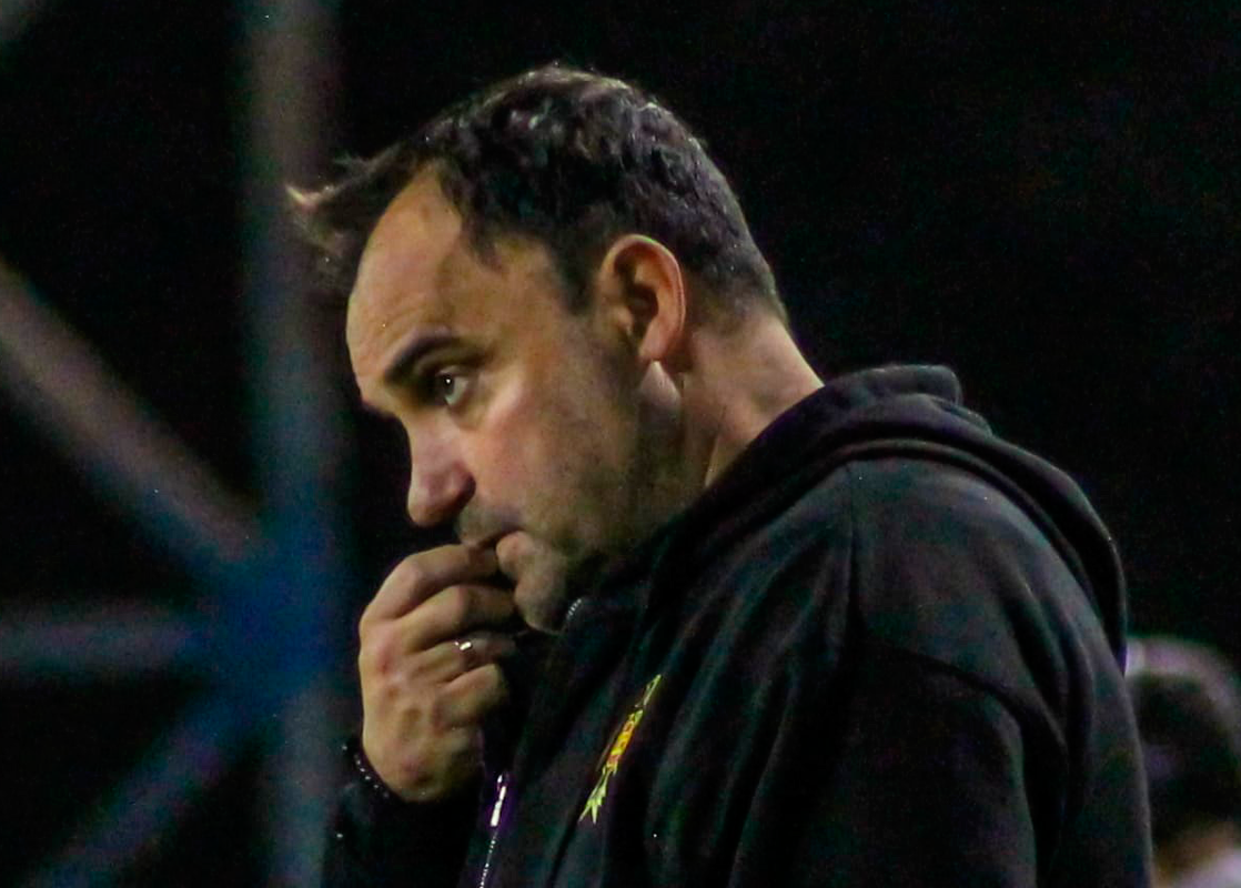 Fútbol chileno suma a su sexto entrenador caído: José Luis Sierra renuncia tras ser goleado por Colo Colo