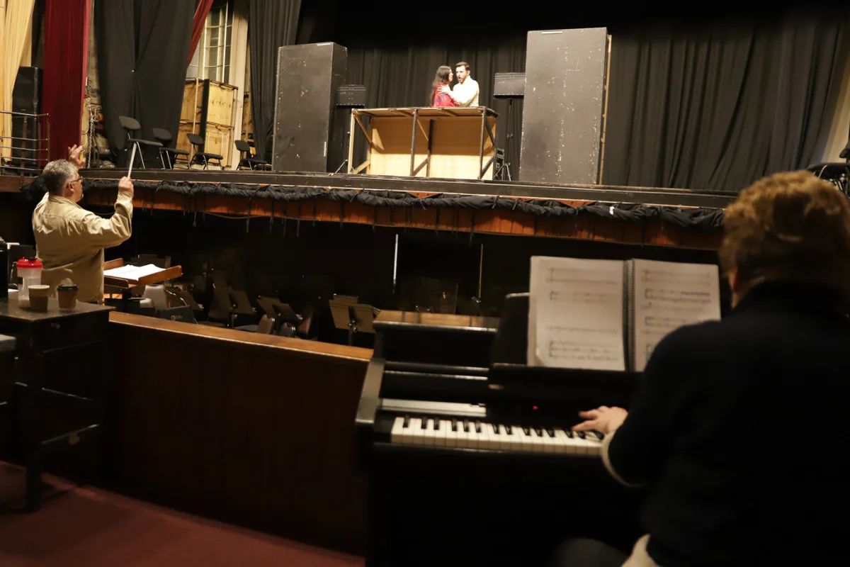 Regresa ópera chilena que narra historia de amor entre joven mapuche y capitán español durante la colonia