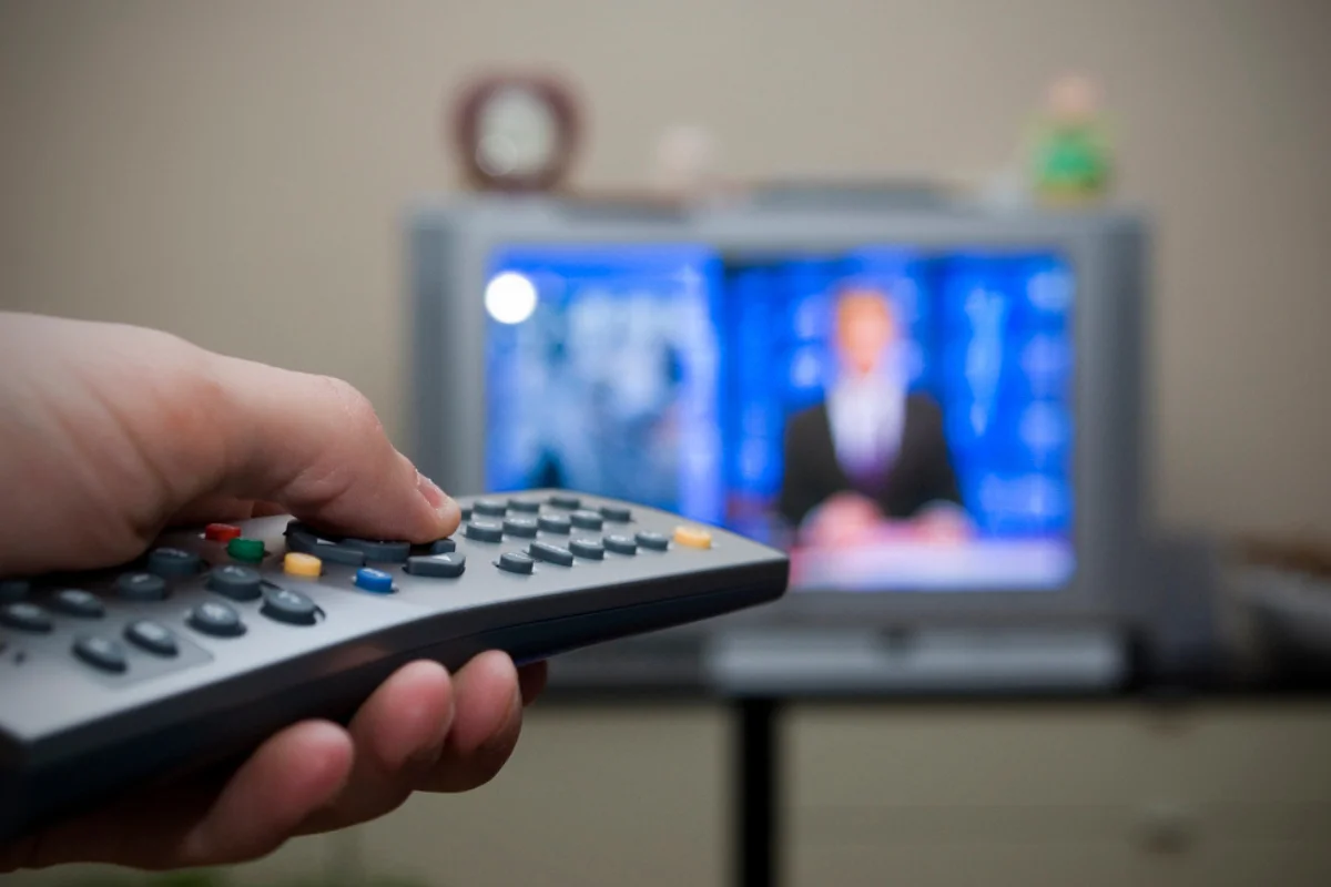 Estudio revela alta segmentación ideológica en el consumo de medios chilenos: Ciudadanos evitan noticias contrarias a su posición política