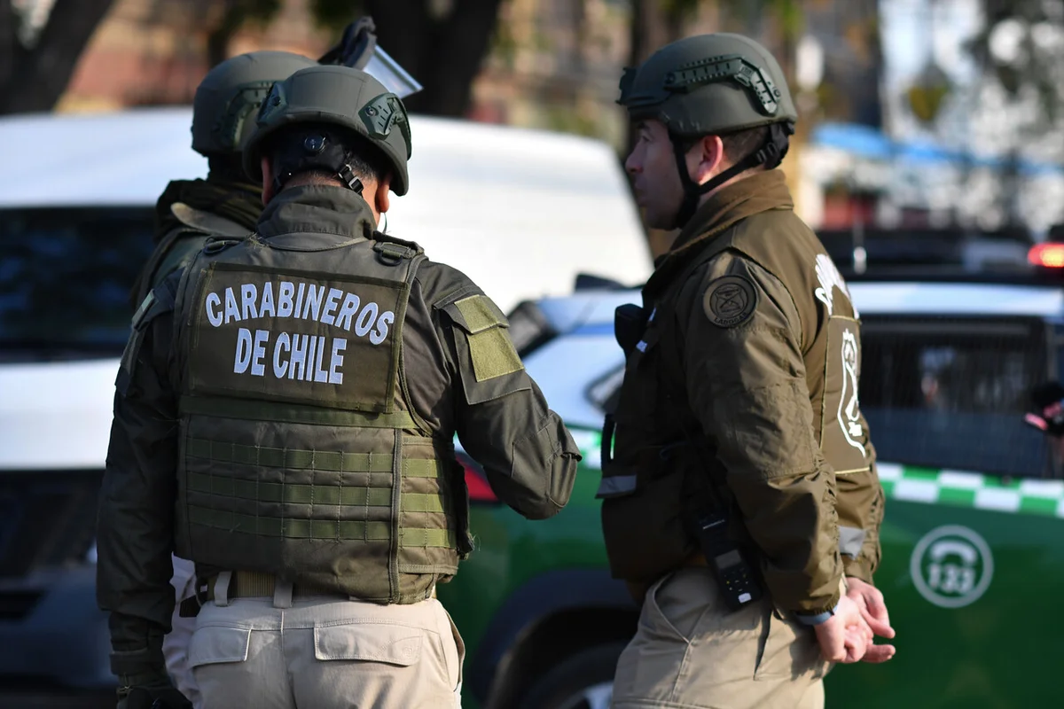 Por presuntos delitos de cohecho detienen a 13 carabineros en Tarapacá: Fueron desvinculados de la institución