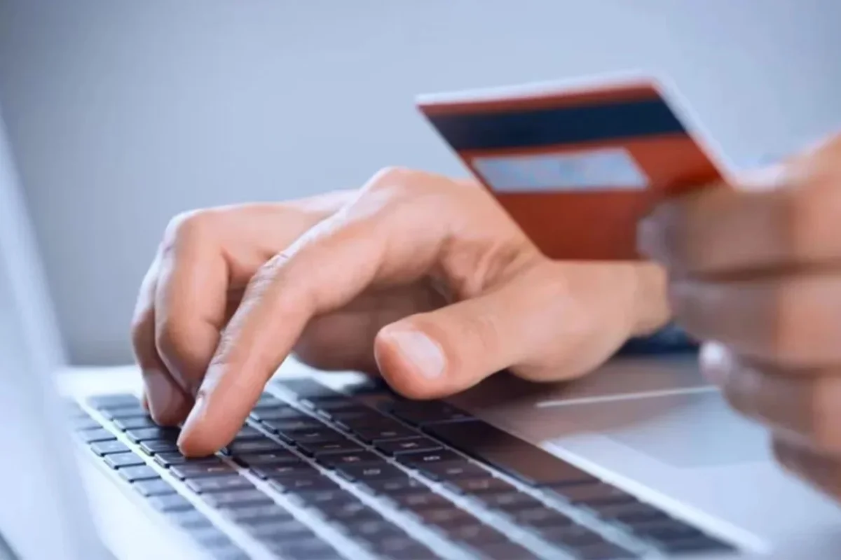 Cyber Day 2025: Revisa los 4 errores que cometen estafadores en sitios web durante el evento comercial