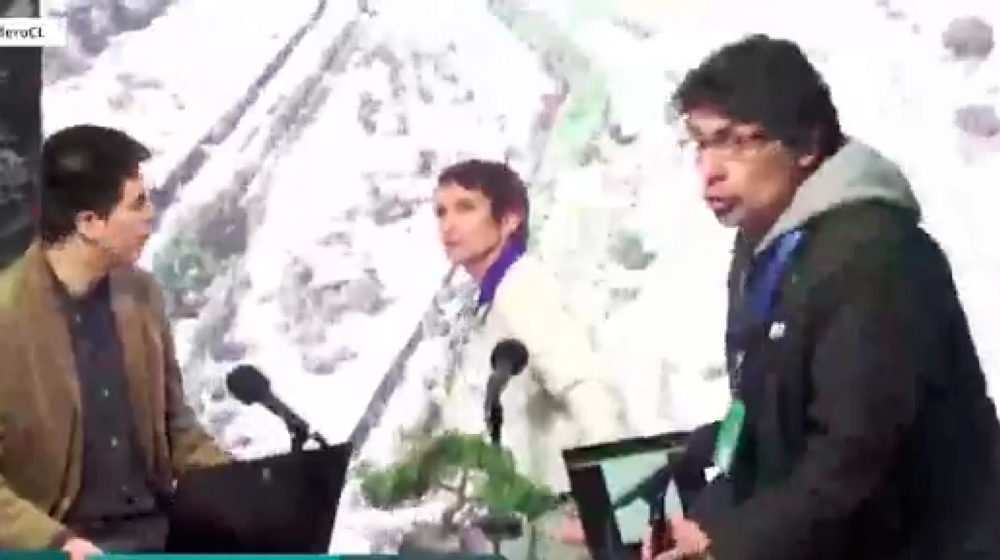 VIDEO| Carolina Tohá sufre con el fuerte sismo en el norte: Debe evacuar rápidamente en medio de entrevista
