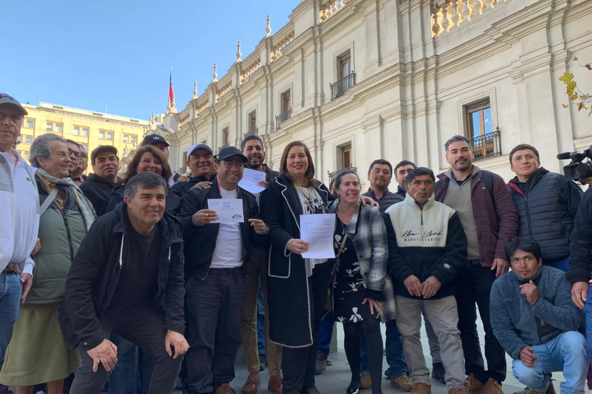 Pescadores artesanales piden a Presidente Boric revertir fraccionamiento de la merluza tras "traición" del ministro Grau