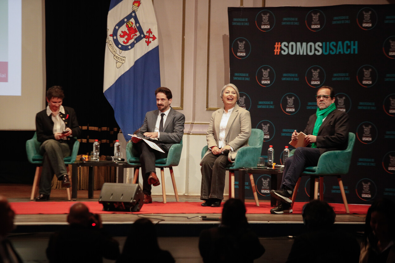 Canal 13 se adelanta a TVN y transmitirá el primer debate televisado de las primarias oficialistas
