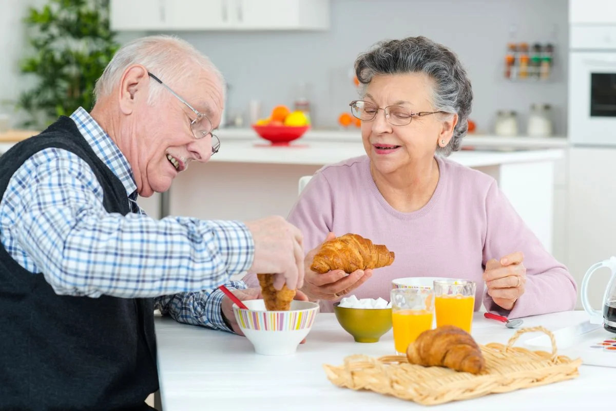Desnutrición en adultos mayores: Cuánto porcentaje de comida deben consumir y evitar discapacidad severa
