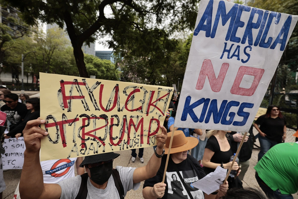 Las protestas contra autoritarismo de Trump se saldan con decenas de arrestos en más de dos mil manifestaciones