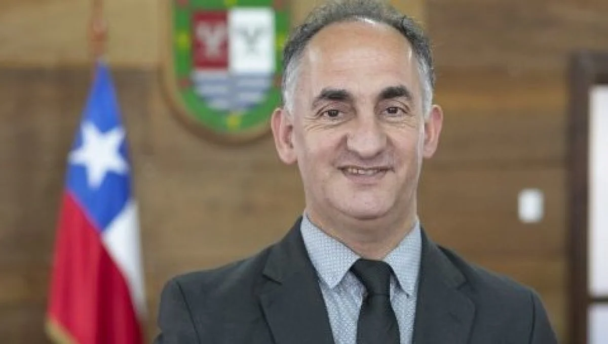 Tenía licencia por Faringobronquitis y fue a cantar a un festival: Se querellan contra concejal Juan Patricio Godoy (Ind-Evópoli)