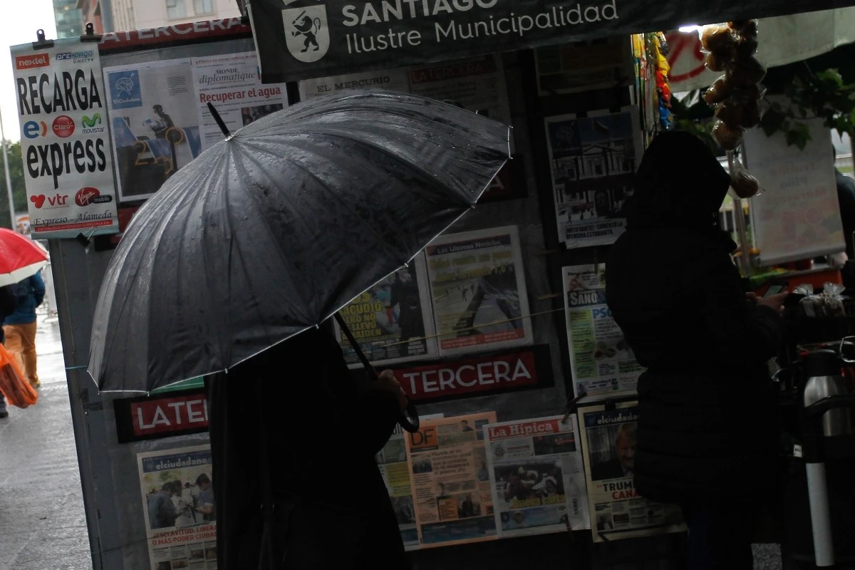 Reuters advierte por crisis de la prensa chilena: Financiamiento, publicidad, tensión laboral y propiedad entre las alertas